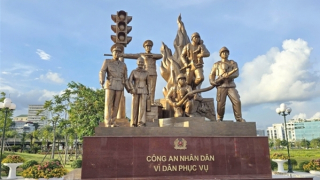 Khánh thành Tượng đài “Công an nhân dân vì dân phục vụ” tại tỉnh Quảng Ninh
