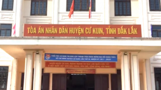 Tự sửa bản án, một cựu thẩm phán bị bắt