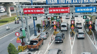 Từ 1/10, lái xe cần có tài khoản giao thông để qua trạm thu phí