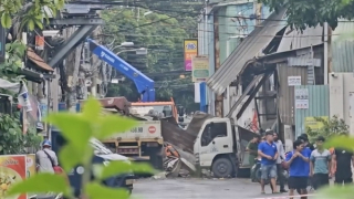 Hiện trường ngổn ngang sau vụ nổ lò ép kính lúc rạng sáng