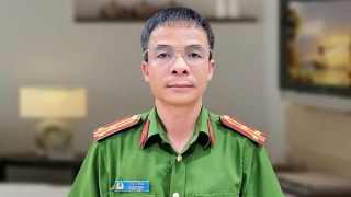 Thủ lĩnh ở một đơn vị anh hùng