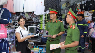 Công an Thanh Hóa “đi từng ngõ, gõ từng nhà” cảnh báo cháy nổ, xây dựng lá chắn an toàn cho nhân dân