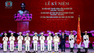 Toàn cảnh Lễ Kỷ niệm 80 năm Ngày Truyền thống CAND và đón nhận Huân chương Sao Vàng