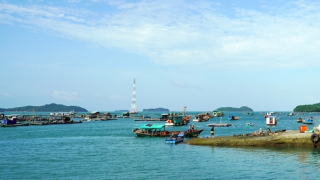 Hai nữ du khách đuối nước tử vong khi chèo thuyền sup tắm biển