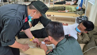 Những bác sĩ trên thao trường A80