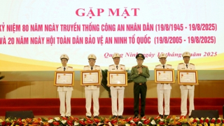 Thứ trưởng Lê Quốc Hùng dự gặp mặt kỷ niệm 80 năm Ngày truyền thống lực lượng CAND tại tỉnh Quảng Ninh