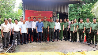 Ấm tình đồng chí, đồng đội