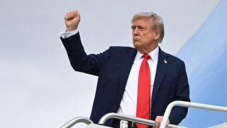 Tổng thống Mỹ: Ông Zelensky có thể lựa chọn kết thúc hoặc tiếp tục chiến tranh