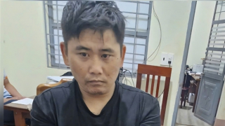 Bắt tài xế mang theo 7 túi ma túy và 1 khẩu súng