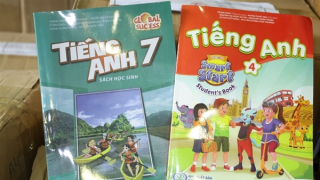 Có kẽ hở trong việc phân phối sách giáo khoa