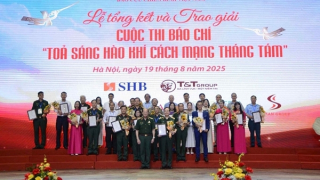 Tổng kết, trao giải Cuộc thi báo chí “Tỏa sáng hào khí cách mạng tháng Tám”