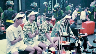 Cuộc chiến nơi khói trắng trườn qua sông biên giới