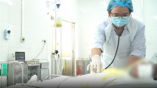 Tin thêm về vụ phóng hỏa đốt phòng trọ, 4 người trong gia đình nguy kịch