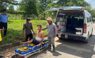 Bất ngờ đâm người khác bị thương rồi xin lỗi do... nhầm lẫn