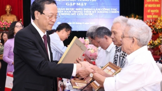 Xúc động tri ân các “nhà giáo đi B” – nhân chứng một thời hoa lửa