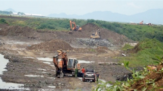 Lật tẩy đường dây khai thác đá đen trá hình