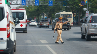 CSGT Hà Nội hỗ trợ vận chuyển trái tim hiến tặng, kịp thời cứu sống bệnh nhi 11 tuổi