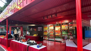 Tại triển lãm thành tựu đất nước, người dân được tìm hiểu các trang thiết bị PCCC hiện đại