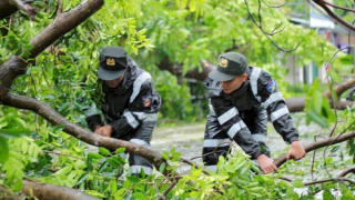 Trung đoàn CSCĐ Bắc Trung Bộ ra quân giúp nhân dân khắc phục hậu quả sau bão