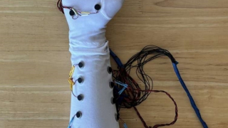 Công nghệ mới bổ sung khả năng xúc giác trong thực tế ảo