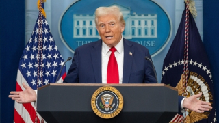 Những bước đi làm rung chuyển thể chế Mỹ