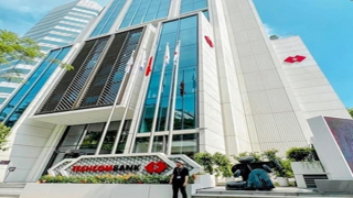 S&P công bố nâng xếp hạng tín nhiệm Techcombank (HOSE: TCB) lên mức BB