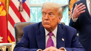 Tổng thống Trump: Mỹ có thể trừng phạt cả Nga và Ukraine!