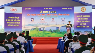 Hợp long cầu Phong Châu ở Phú Thọ