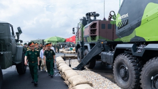 Nhiều khí tài công nghệ cao được Viettel trình diễn tại  triển lãm lớn nhất từ trước tới nay