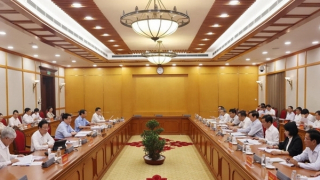 Bộ Chính trị cho ý kiến về việc chuẩn bị Đại hội Đảng bộ tỉnh Cao Bằng và TP Huế