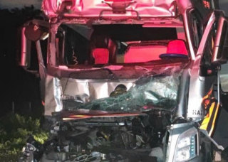 Hai xe đầu kéo va chạm trên cao tốc khiến một người tử vong