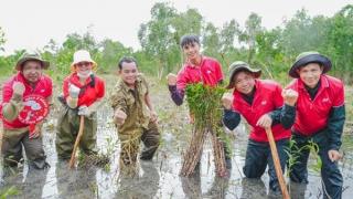 J&T Express hưởng ứng phong trào trồng cây trong dịp kỷ niệm 80 năm Cách mạng Tháng Tám và Quốc khánh 2/9