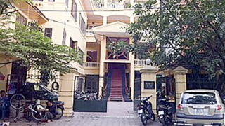 Lầu Văn vẳng tiếng trống chèo