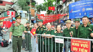 Đảm bảo trật tự cho hàng chục vạn đồng bào thức đêm trên phố chờ xem tổng duyệt diễu binh