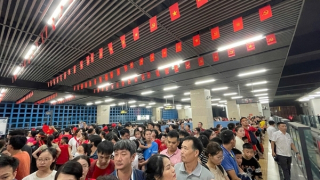 Tàu điện trên cao vận hành xuyên đêm phục vụ người dân dịp lễ 2/9