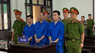 Vào bar “phê” ma túy, 3 bị cáo chia nhau hơn 21 năm tù