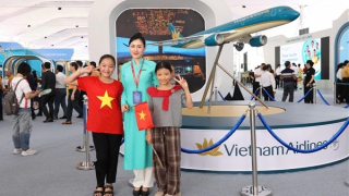 Dấu ấn Vietnam Airlines tại Triển lãm Thành tựu đất nước