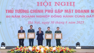 Tập đoàn Viettel đón nhận Huân chương Bảo vệ Tổ quốc hạng Nhất lần thứ hai