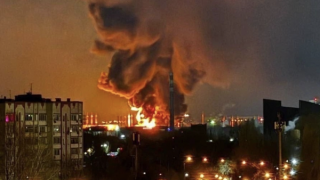 Ukraine tuyên bố tấn công thêm 2 nhà máy lọc dầu của Nga