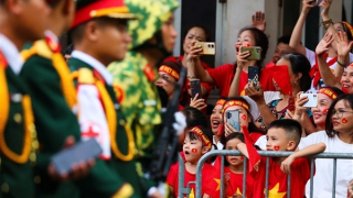 Vỡ oà cảm xúc lâng lâng, tự hào khi ngắm các khối diễu binh, diễu hành