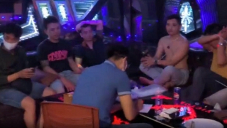 Tạm giữ 6 đối tượng dương tính ma túy tại quán karaoke Victory