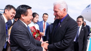 Chủ tịch nước Cuba và Phu nhân đến Hà Nội, bắt đầu thăm cấp Nhà nước