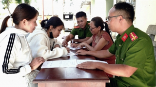 Bám bản làng nơi biên viễn Tây Giang