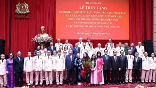 Truy tặng danh hiệu Anh hùng Lực lượng vũ trang nhân dân cho cố Bộ trưởng Bùi Thiện Ngộ