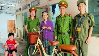 Nữ Phó trưởng Công an phường bản lĩnh, nhân văn