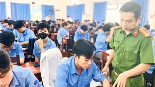 Công an Cà Mau tăng cường truyền thông chính sách trong phổ biến pháp luật