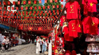 Dù nơi đâu cũng hướng về Tổ quốc