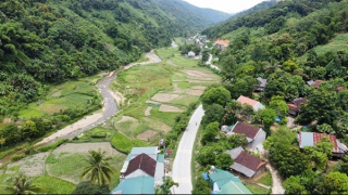 Bình yên dưới chân núi Pu Phen