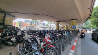 Di dời ngay các bãi trông giữ xe sau vụ cháy dưới gầm cầu Vĩnh Tuy