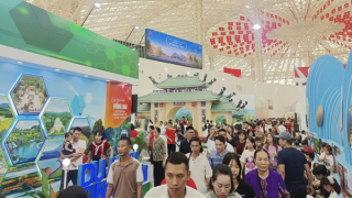 Triển lãm thành tựu đất nước kéo dài đến ngày 15/9